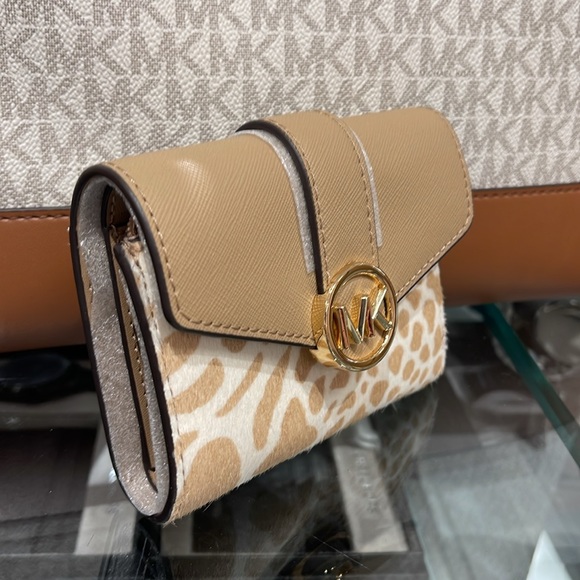 MICHAEL KORS
Carmen Medium Flap Bifold Faux Fur-Leather Wallet
Camel 
NWT - Picture 2 of 16